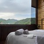 Aho 103 Dag Manzarali Bed & Breakfast