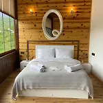 Aho 103 Dag Manzarali Bed & Breakfast